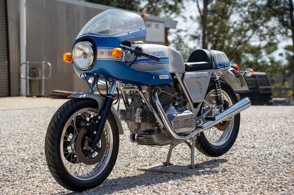 ducati
              900ss