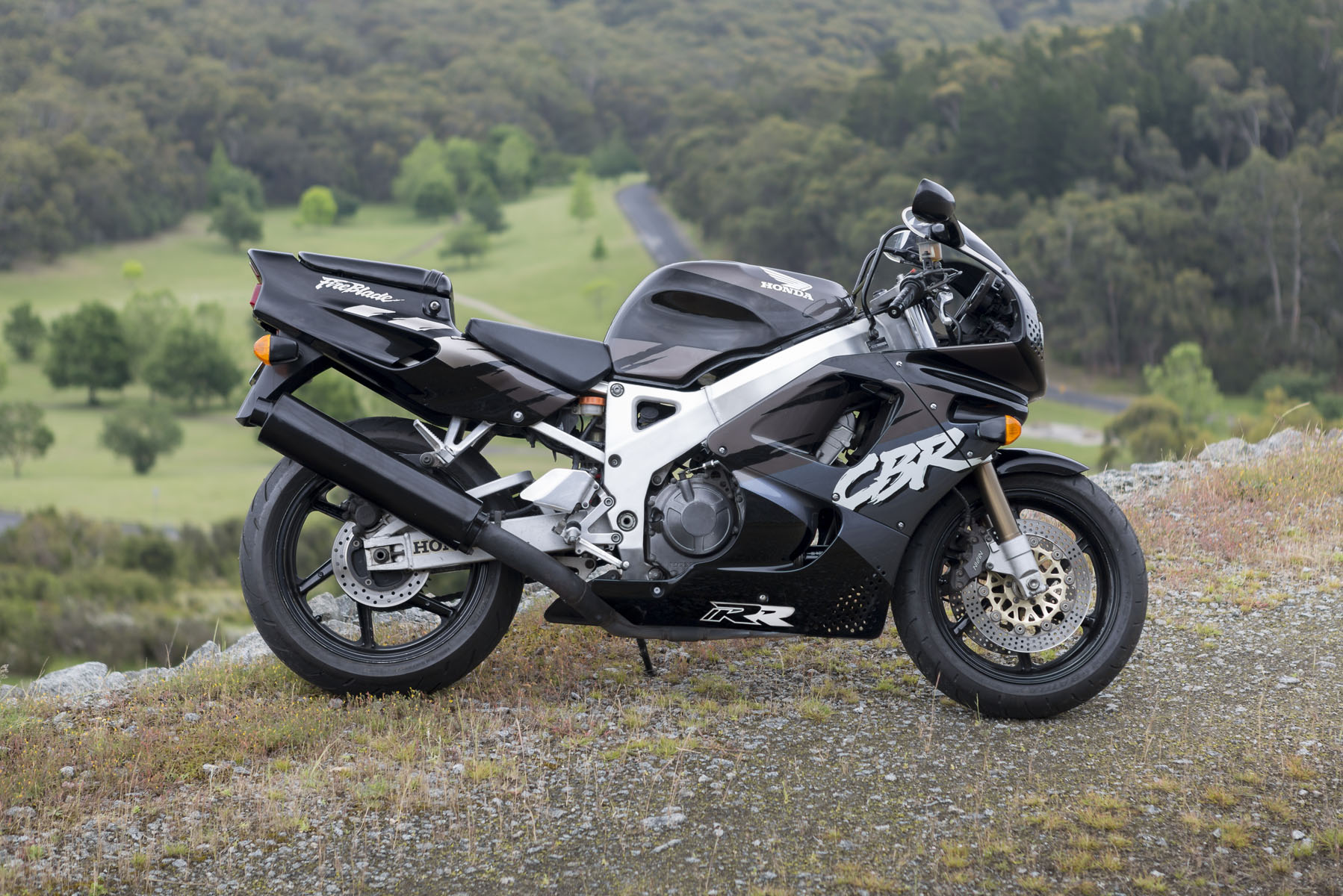 Honda
              cbr900rr