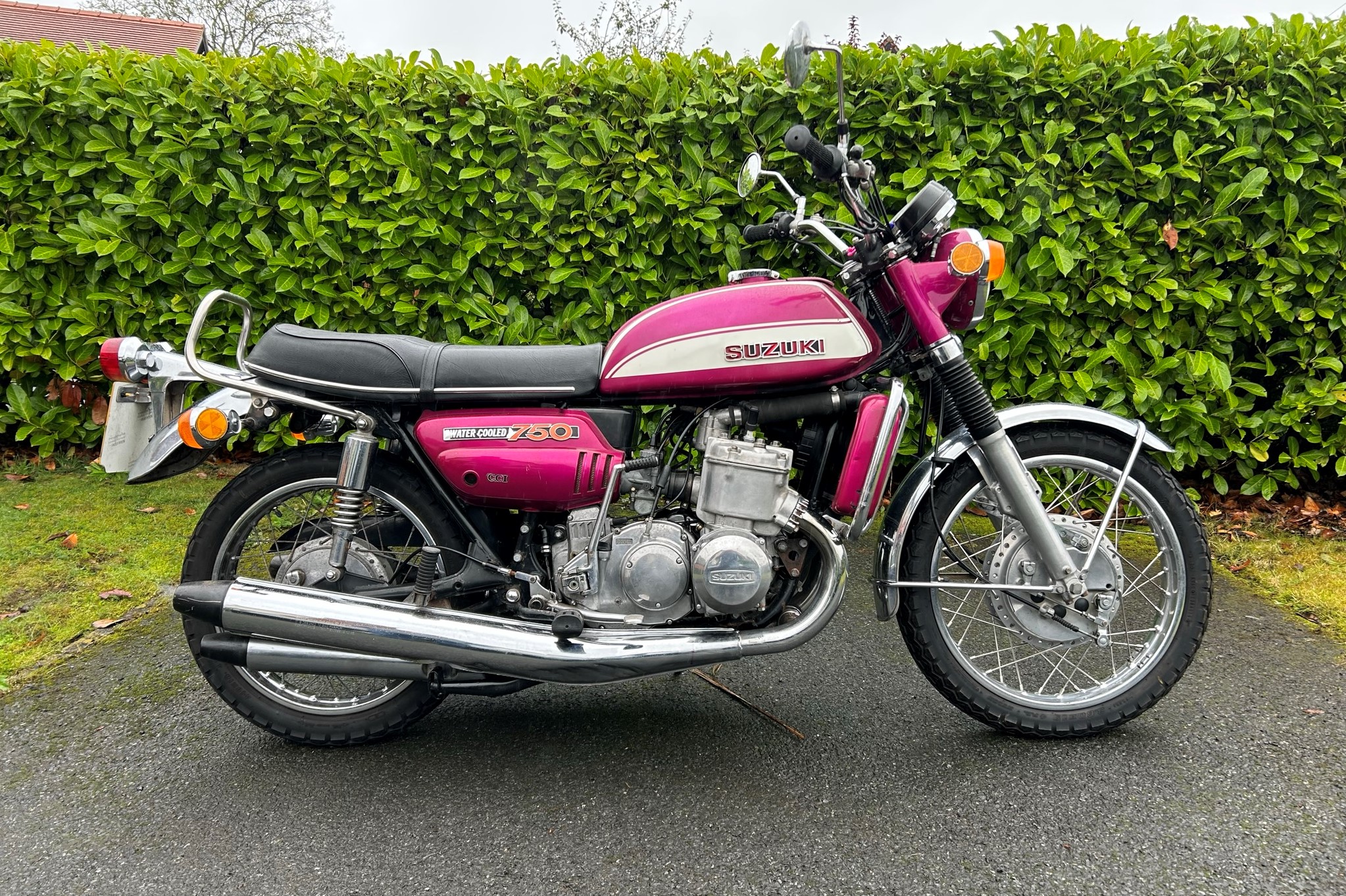 suzuki gt750