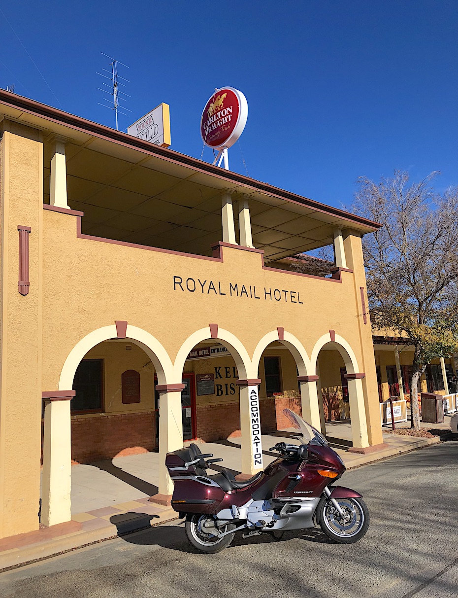 Royal Mail hotel Jerilderie BMW k1200LT